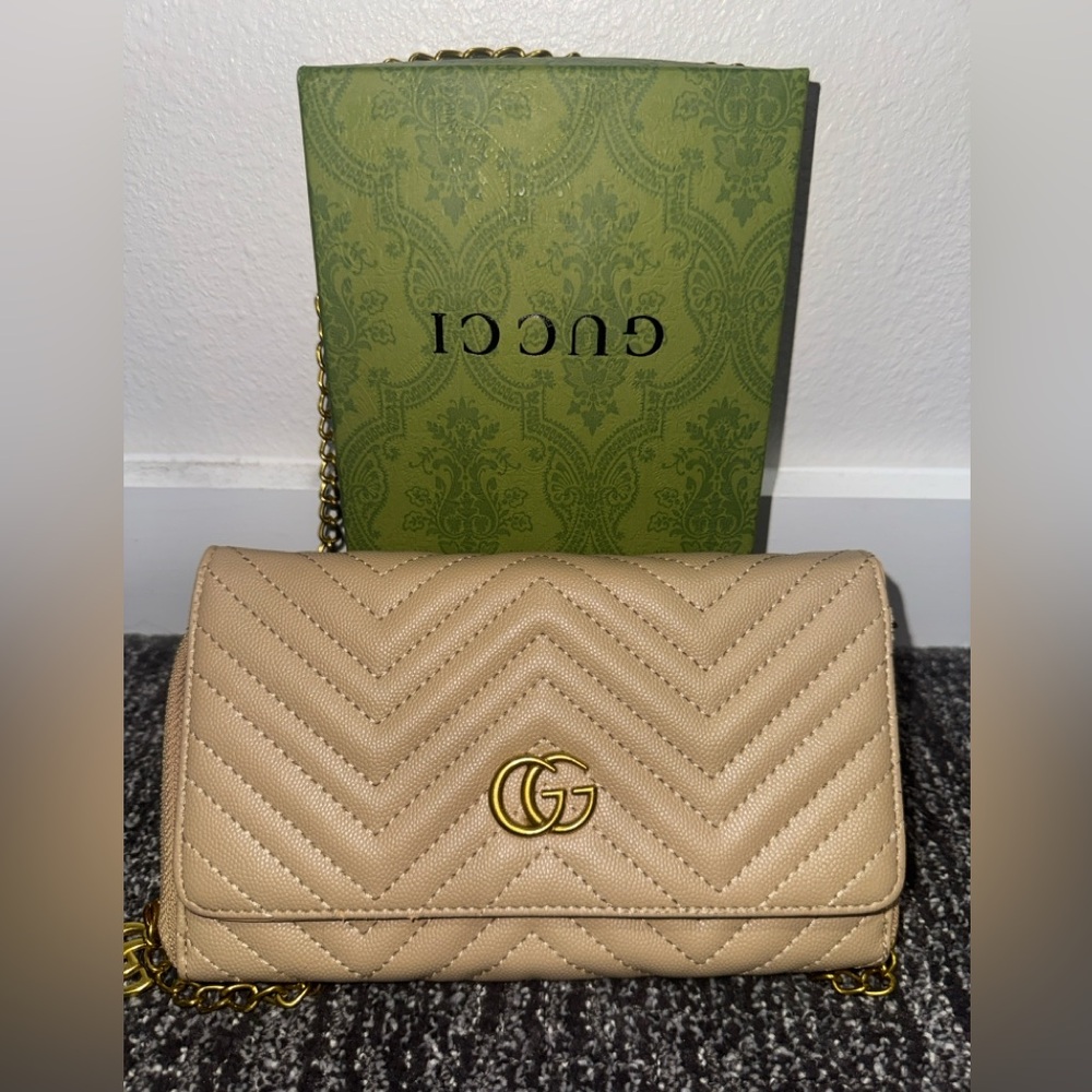 💕Fashion Beige Chevron Crossbody Bag/ wallet 💕